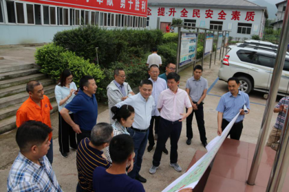 四川省交投集團公司黨委副書記、副董事長、總經(jīng)理周黎明到仁沐新LJ18標(biāo)項目部檢查指導(dǎo)工作