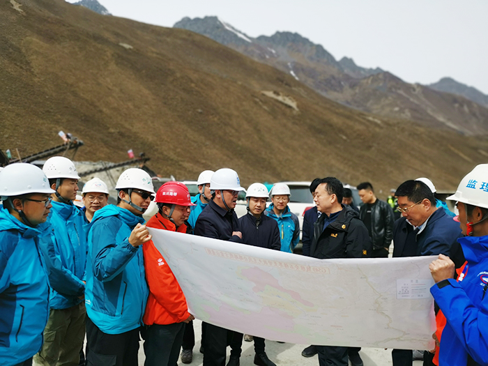 甘孜州委委員、常委、書(shū)記沈陽(yáng)到九石路TJ3標(biāo)檢查指導(dǎo)工作